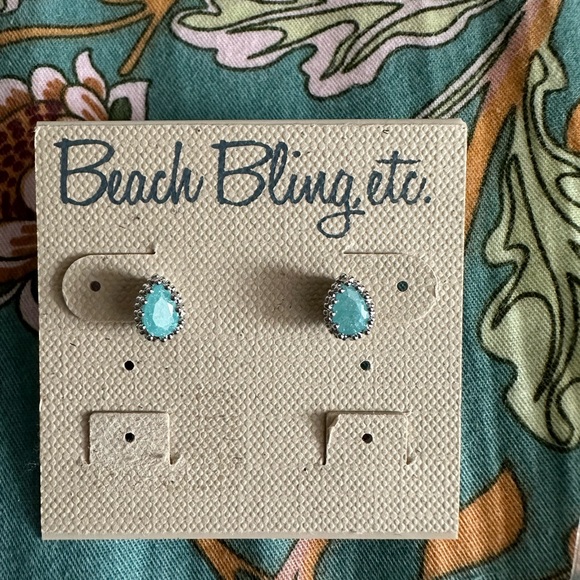 Aqua post earrings - Picture 4 of 4